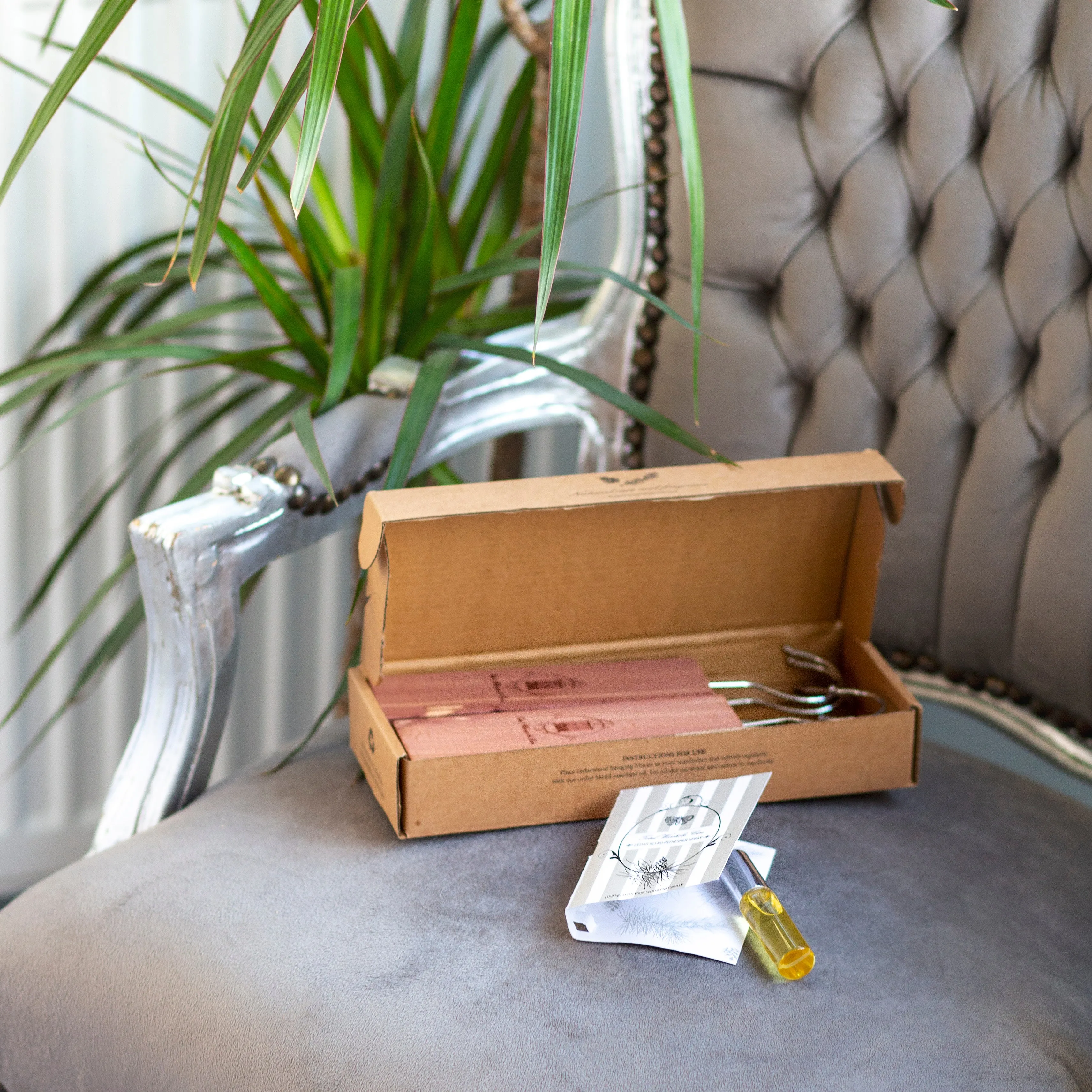 Cedarwood Hanging Blocks & Refresher Spray Gift Set