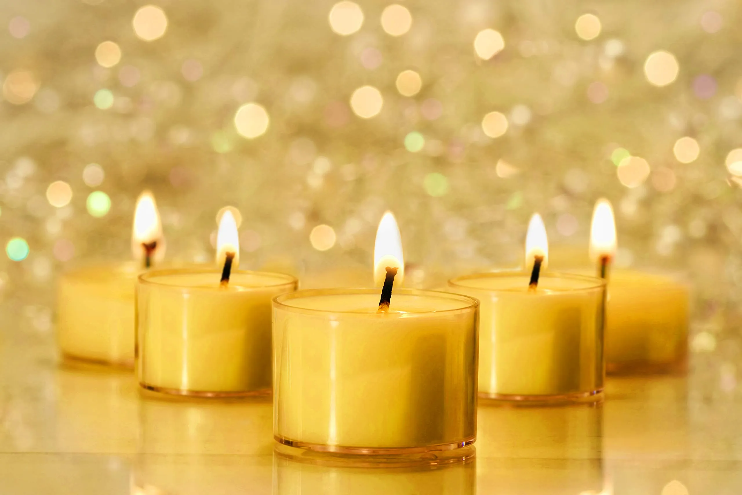 Hyoola Tealight Citronella Candles Outdoor - 8 Hour Burn Time - Indoor and Outdoor Mosquito, Insect and Bug Repellent Citronella Candle - Natural Fresh Scent ‚ Decorative in Clear Cup - 40 Pack