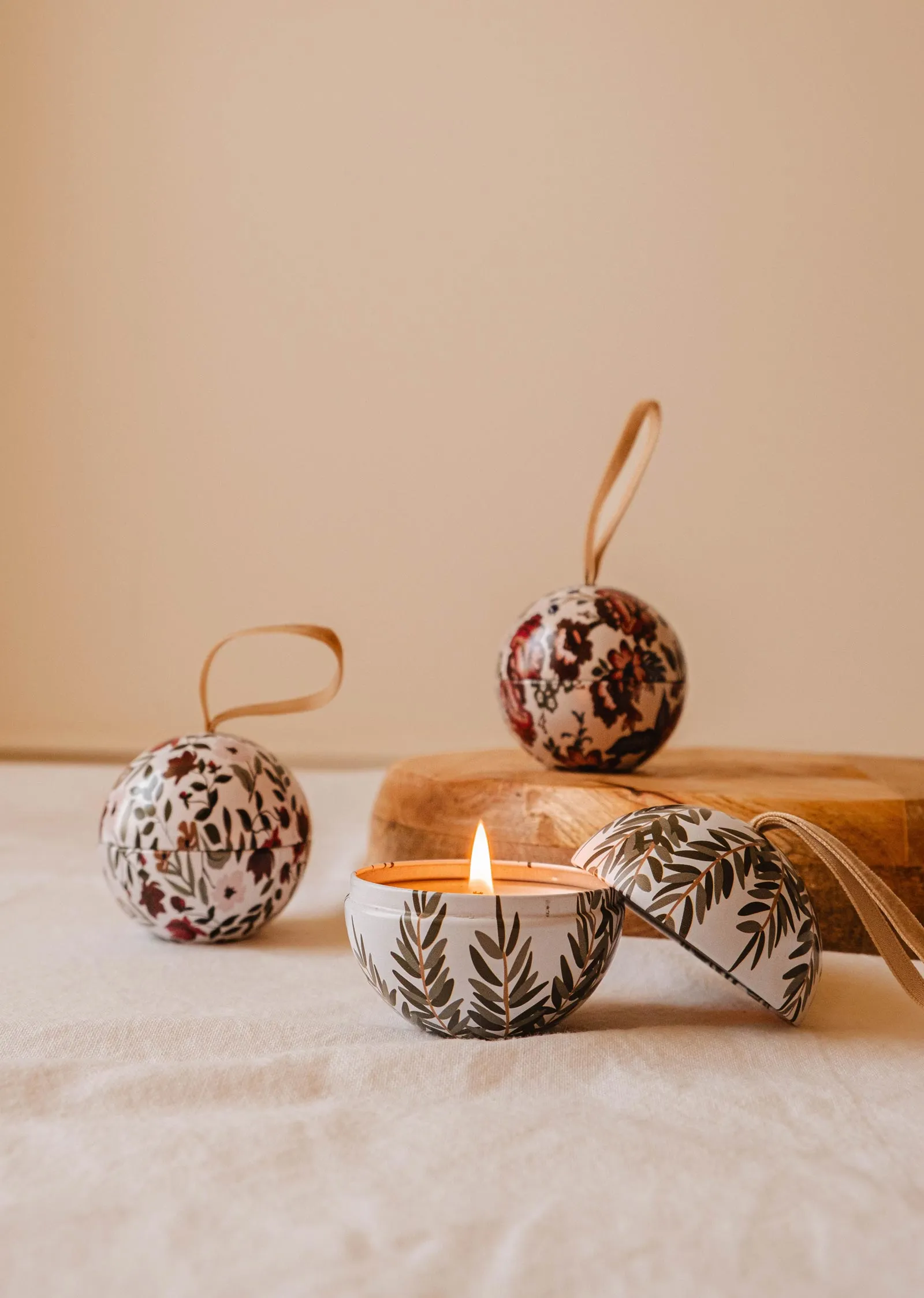 Wintea - Christmas Ornament Candle